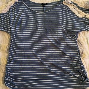 Espresso Xl cold shoulder top with lace detail.